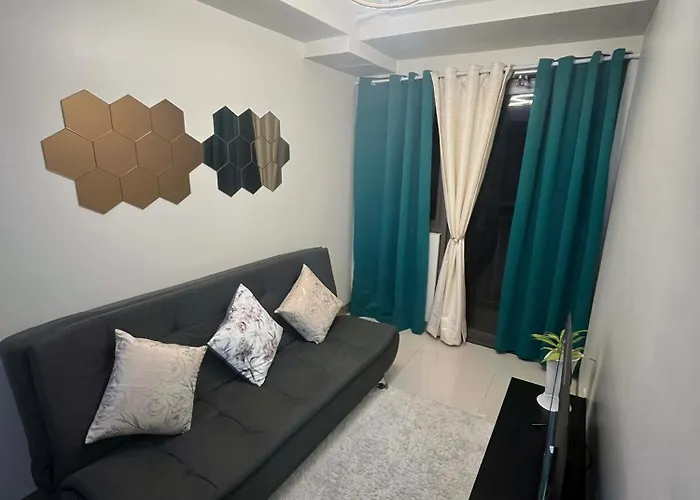 Calm Corner Near Mall Of Manila